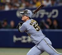 １回、３点二塁打を放つ前川（撮影・田中太一）