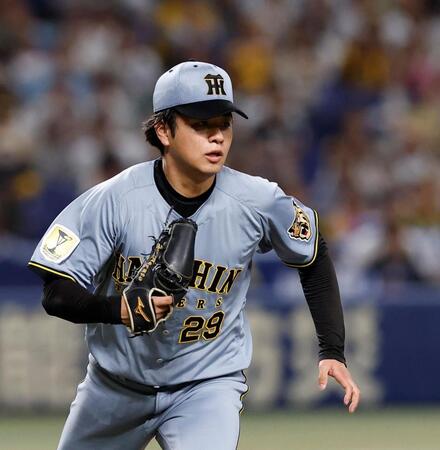 ４回、村松を一ゴロに仕留める高橋（撮影・西田忠信）