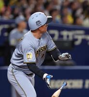 　１回、ソロを放つ森下（撮影・西田忠信）
