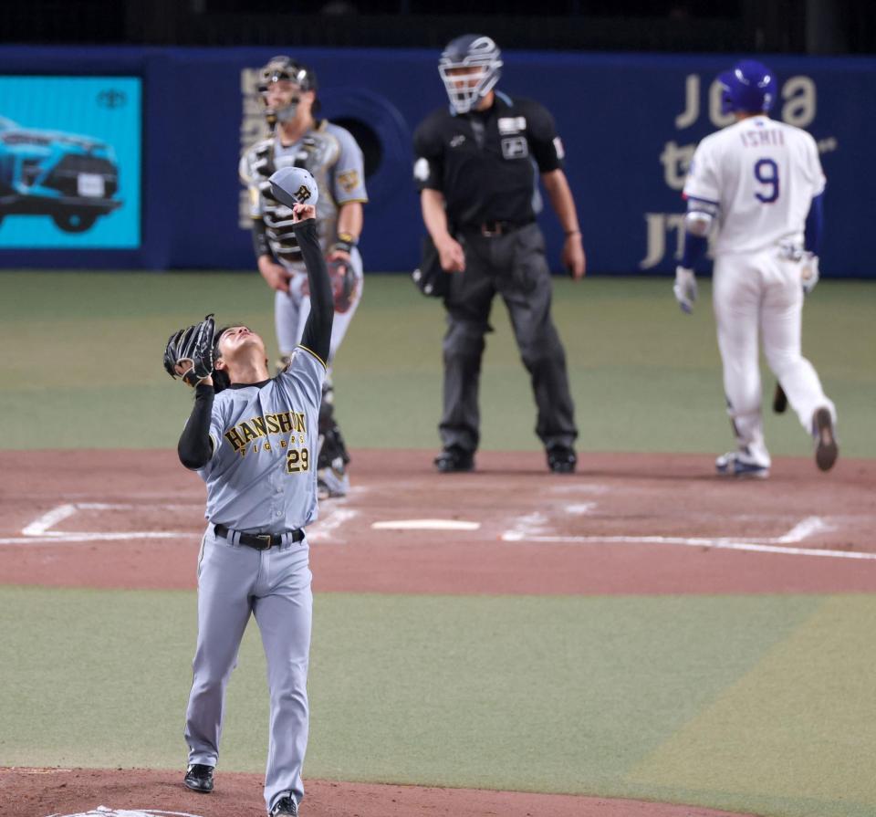 ５回、石伊を見逃し三振に仕留める高橋（撮影・立川洋一郎）