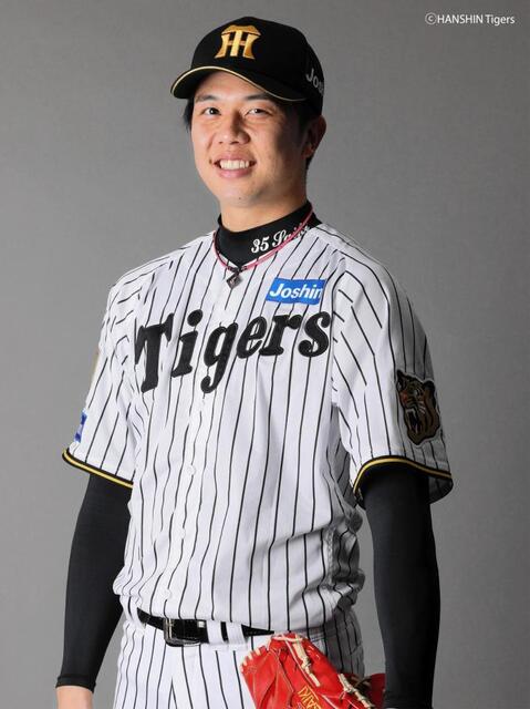 阪神・梅野、才木 母の日に「ローズピンク」ネックレス着用 才木は24