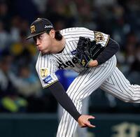 ８回から登板する工藤（撮影・西田忠信）