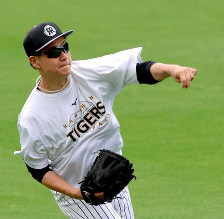 　登板へ向けて調整する大竹（撮影・立川洋一郎）