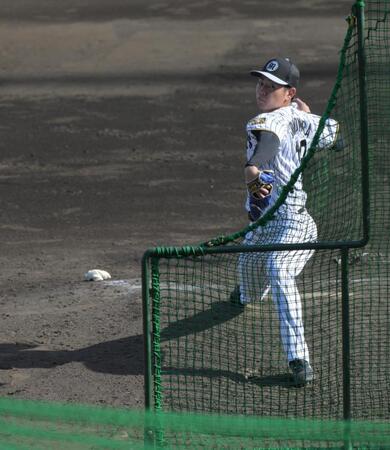 試合後、ライブＢＰに登板した下村（撮影・金居みつよし）