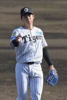 試合後、ライブＢＰに登板した下村（撮影・金居みつよし）
