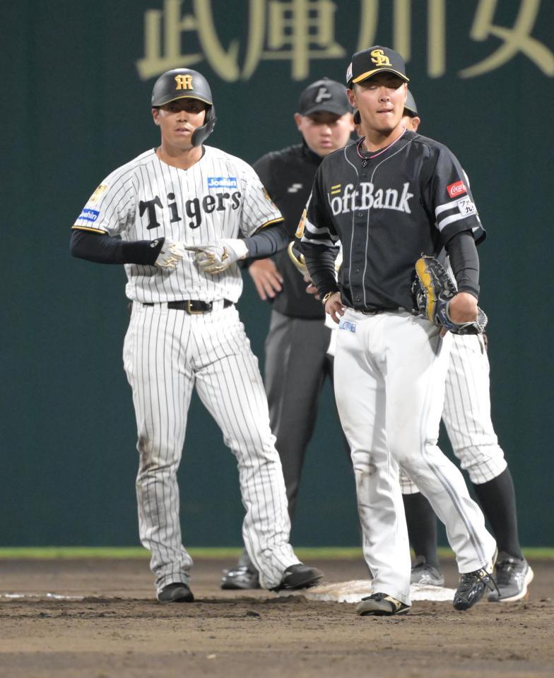 ９回、中前に適時打を放った谷端（撮影・金居みつよし）