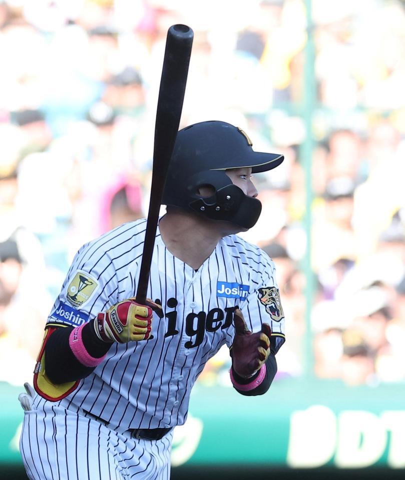 ７回、適時打を放つ嶋村（撮影・西田忠信）