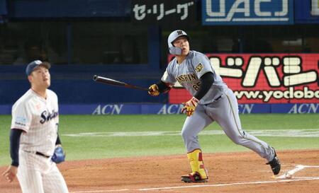 ７回、左越え２ランを放つ嶋村（撮影・金田祐二）