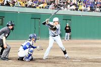 ３回、打席で構える立石