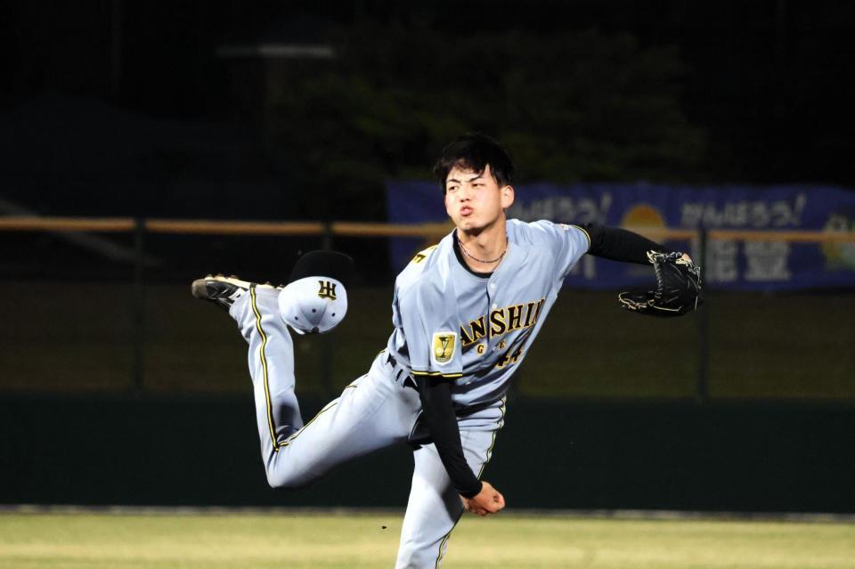 ８回、力投する阪神・早瀬朔