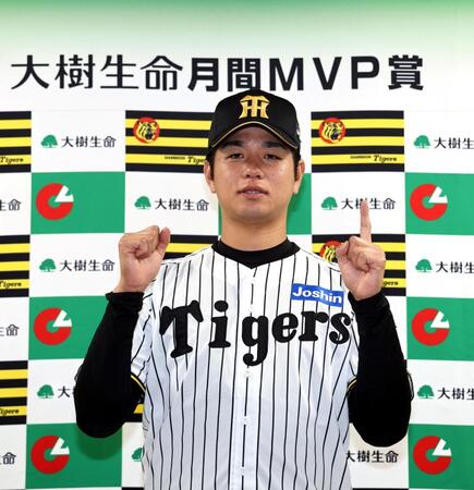 月間ＭＶＰを受賞した阪神・高橋遥人＝甲子園（撮影・山口登）