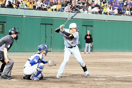 ３回、打席で構える立石