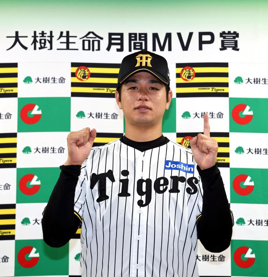 月間ＭＶＰを受賞した阪神・高橋遥人＝甲子園（撮影・山口登）