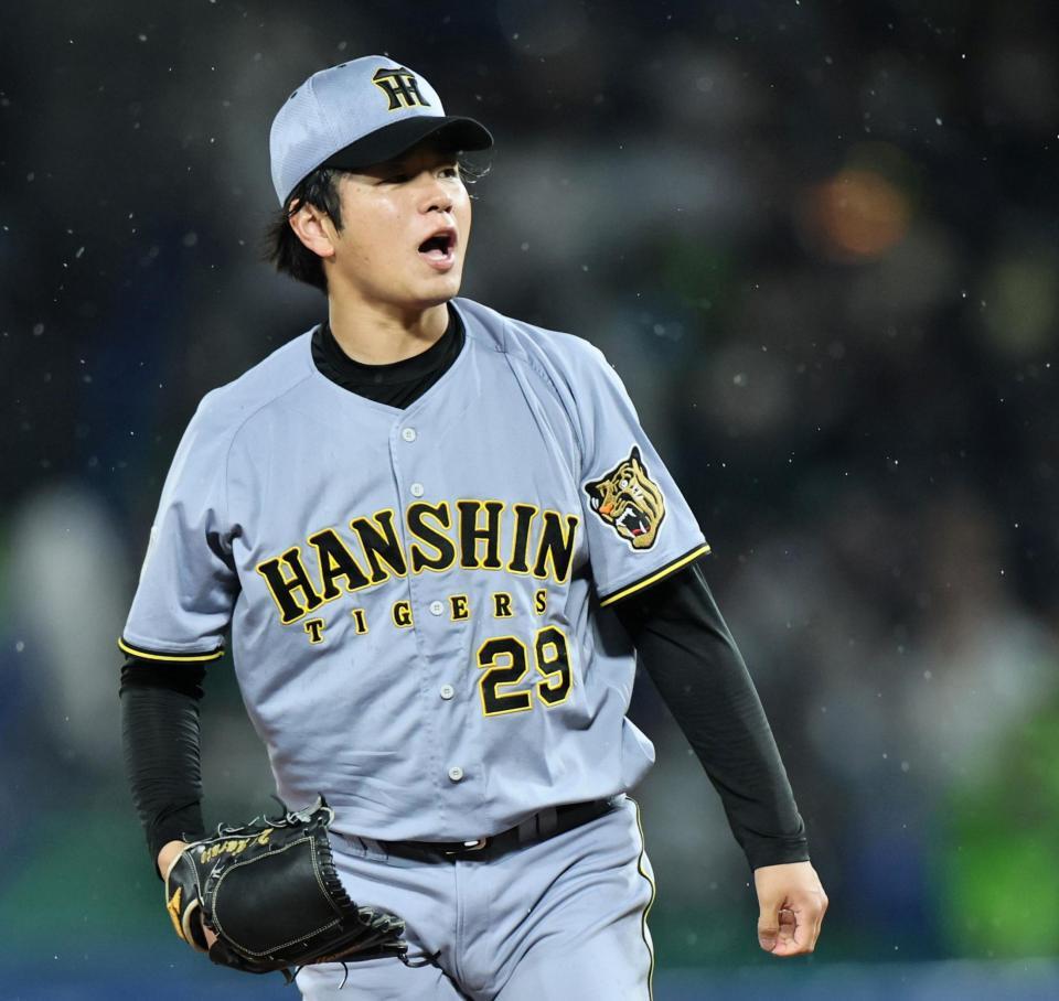 ４回、サンタナを三振に仕留める高橋（撮影・田中太一）