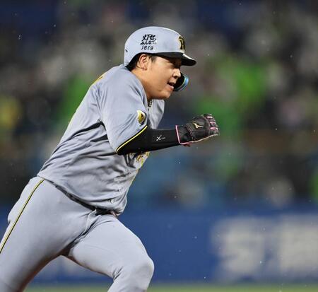 　３回、中野の適時打で本塁へ走る大山（撮影・田中太一）