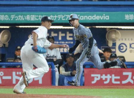 ３回、適時打を放った中野（撮影・棚橋慶太）
