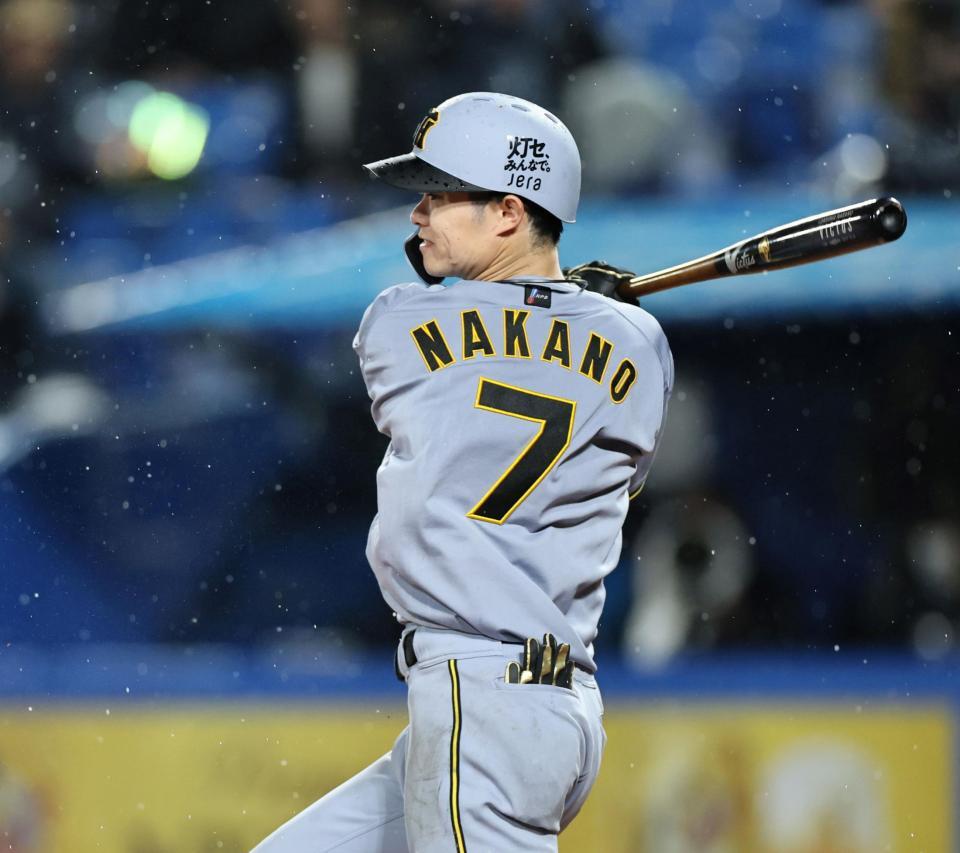 ３回、適時打を放つ中野（撮影・田中太一）