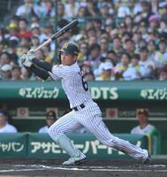 ７回、左前打を放つ高寺（撮影・山口登）