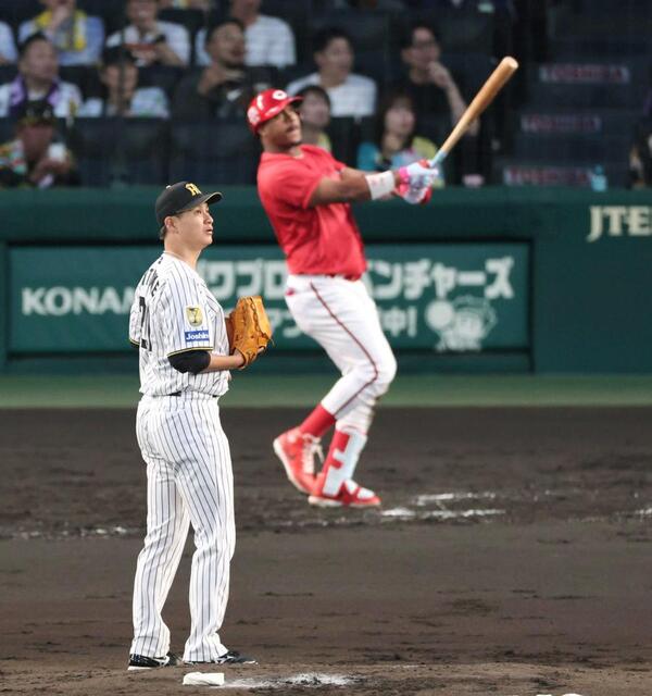 　４回、モンテロに先制ソロを許す大竹（撮影・山口登）