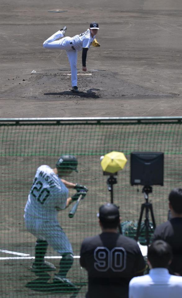 二度目のライブＢＰに登板。西を三振に仕留める下村（撮影・金居みつよし）
