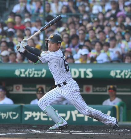 ７回、左前打を放つ高寺（撮影・山口登）