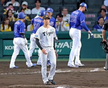 ２回、山本に３ランを浴びる茨木（撮影・立川洋一郎）