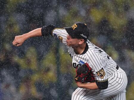 ５回、雨の中力投する畠（撮影・西田忠信）