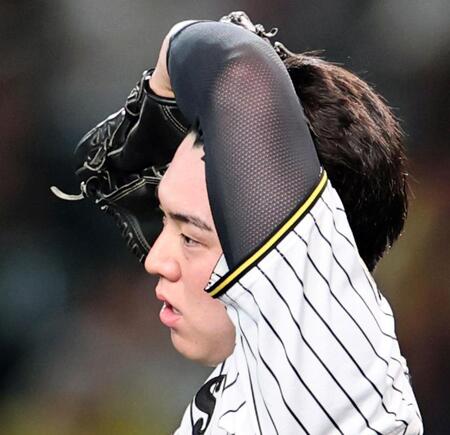 ６回、相手先発のマラーに２ランを許し、ぼうぜんとする石黒（撮影・田中太一）