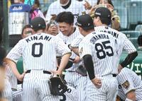 試合前、円陣で声出しをする立石（撮影・田中太一）