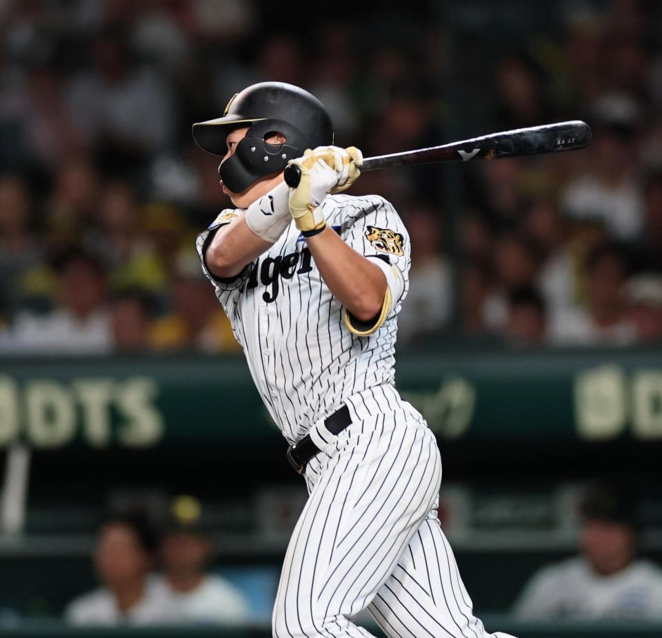 ７回、安打を放つ立石（撮影・田中太一）
