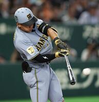 ３回、中前打を放つ立石（撮影・伊藤笙子）
