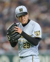 ５回、三者凡退に抑えた高橋（撮影・伊藤笙子）