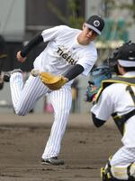 ノックを受ける下村（撮影・坂部計介）