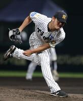 ７回、２番手で登板した伊藤将（撮影・坂部計介）