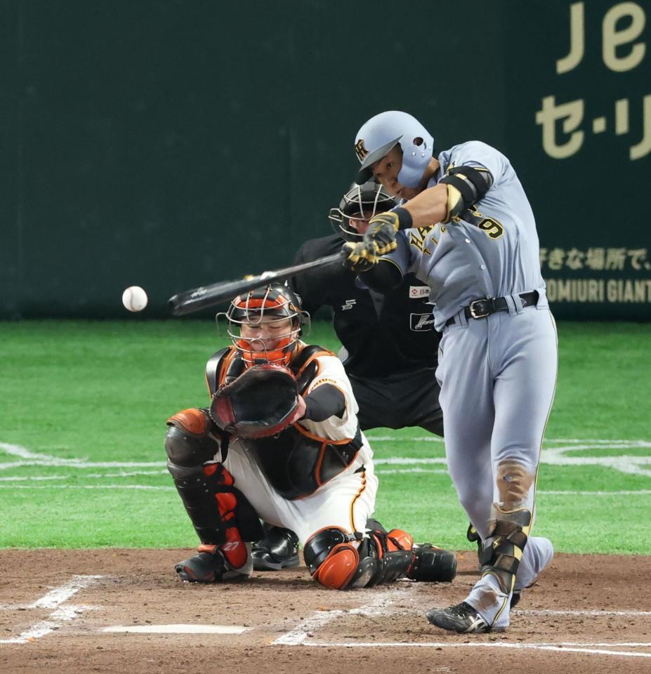 ３回、中前打を放つ立石（撮影・金田祐二）