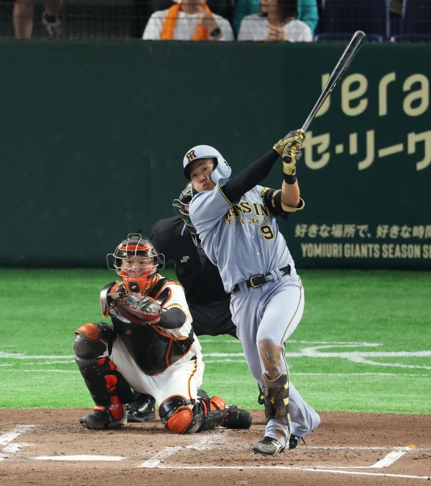 ３回、中前打を放つ立石（撮影・金田祐二）