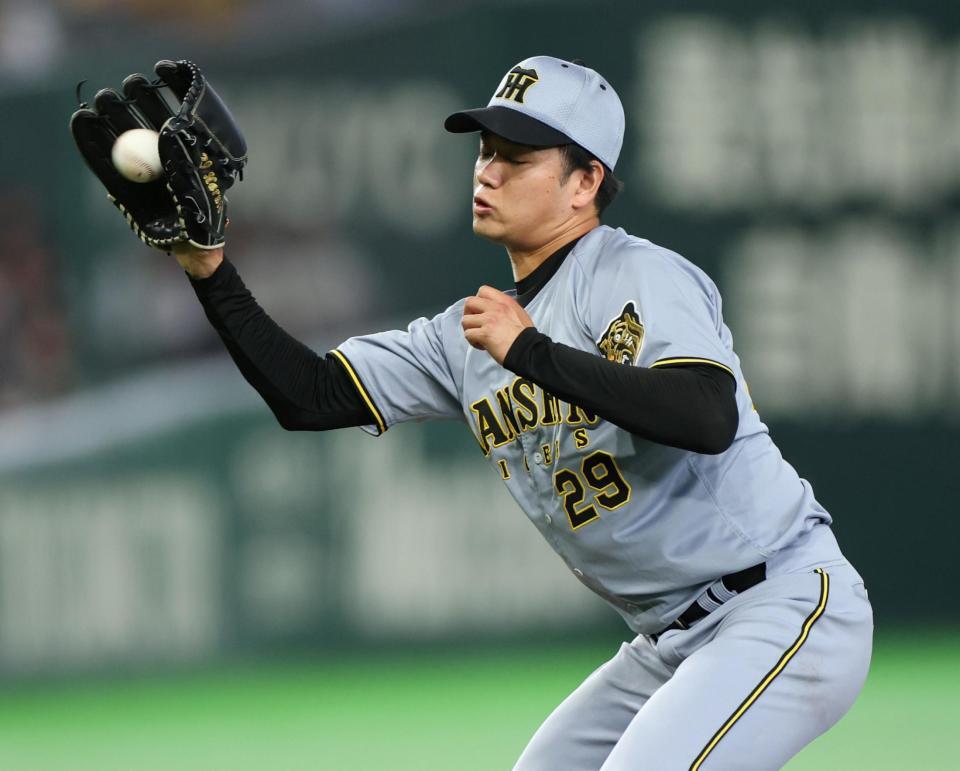 ２回、増田陸を投ゴロに打ち取る高橋（撮影・伊藤笙子）
