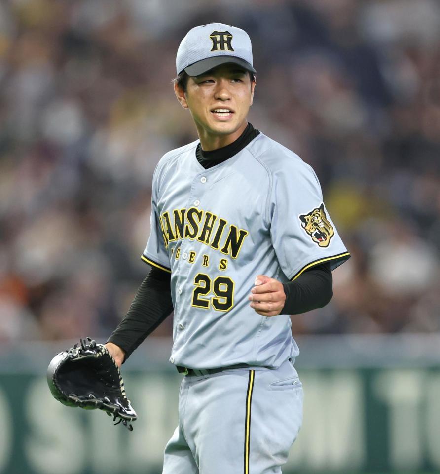 ５回、三者凡退に抑えた高橋（撮影・伊藤笙子）