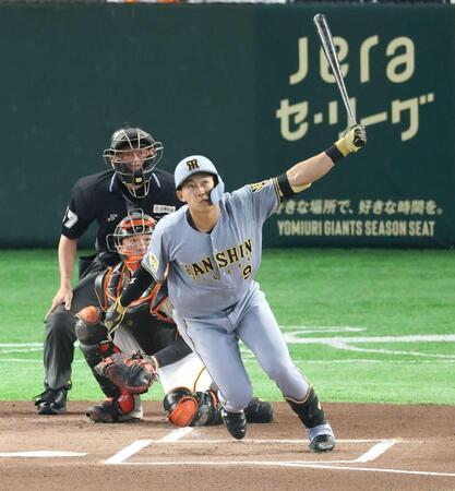 　１回、二塁打を放つ立石