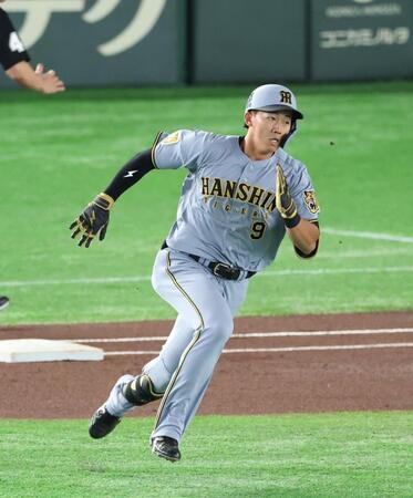１回、二塁打を放つ立石（撮影・金田祐二）