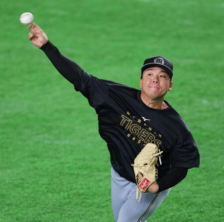 調整する村上（撮影・金田祐二）
