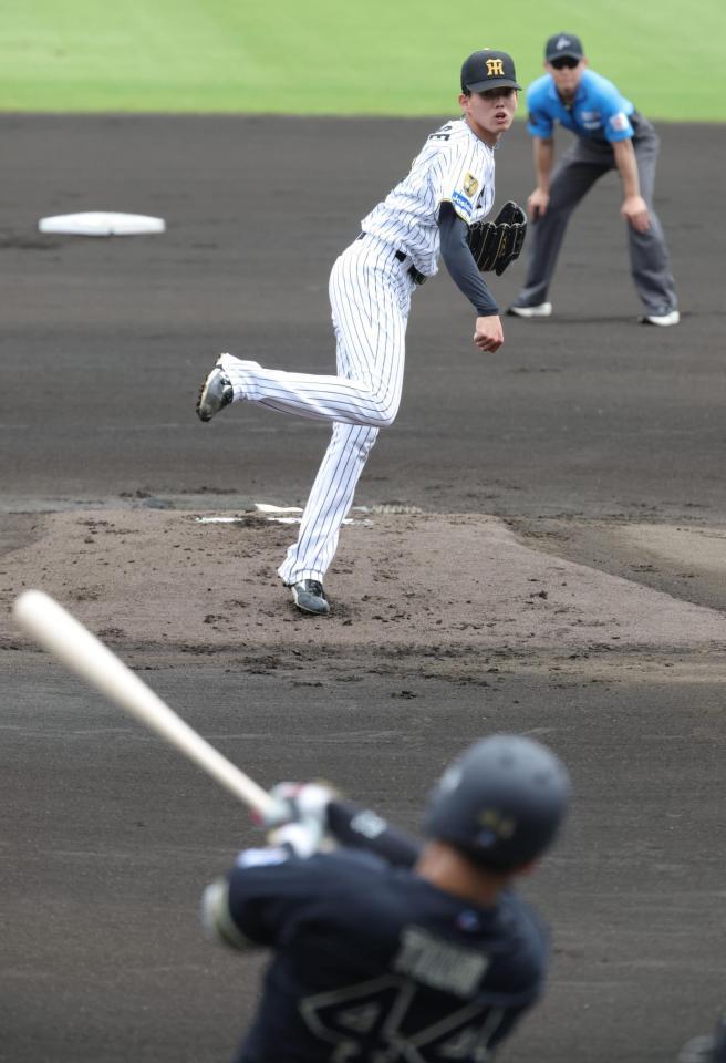 １回、頓宮を一ゴロに仕留めた早瀬（撮影・坂部計介）