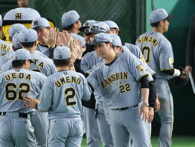 阪神・藤川監督「村上が1人でいってくれたのは、ブルペンにとっても