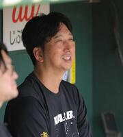 　明るい表情で取材に応じる阪神・藤川球児監督（撮影・西田忠信）