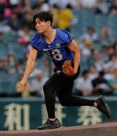 ファーストピッチセレモニーに登場したパナソニックイーグルス・桑田理介（撮影・西田忠信）