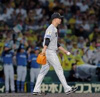 ５回、加藤貴に同点打を許した大竹（撮影・西田忠信）
