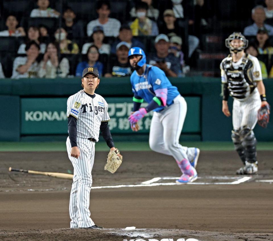 ６回、レイエスに先制ソロを浴びる西勇（撮影・立川洋一郎）