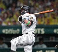 ６回、安打を放つディベイニー（撮影・田中太一）