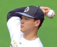 登板に備えてキャッチボールをする木下（撮影・立川洋一郎）