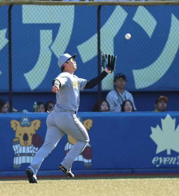 阪神 森下が痛恨の落球→打者一気に生還
